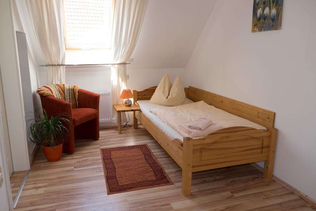 Landhotel Markthof Satemin Wustrow  Room photo