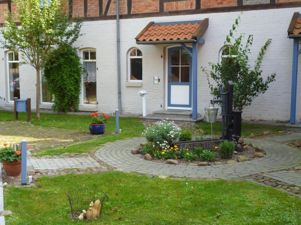 Landhotel Markthof Satemin Wustrow  Exterior photo